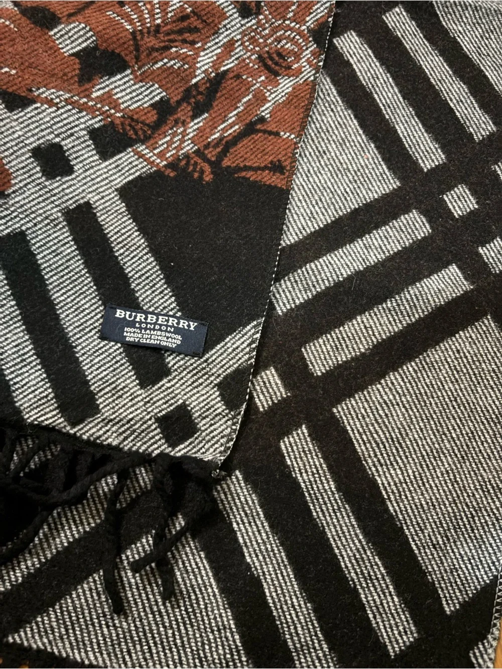 Burberry classic scarf